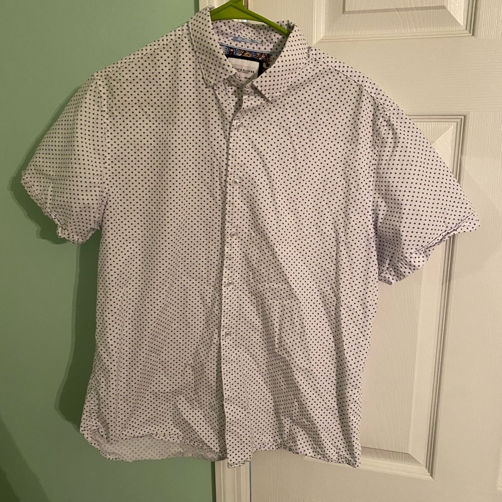 Denim and flowers size L white button down